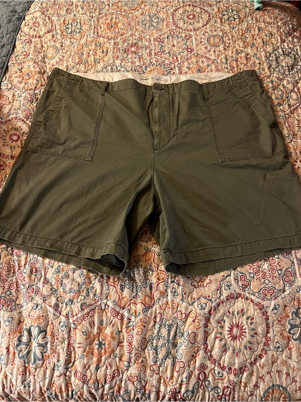 NWOT Mens Big & Tall Old Navy Khaki Shorts sz 54 “Lived In Straight” Style